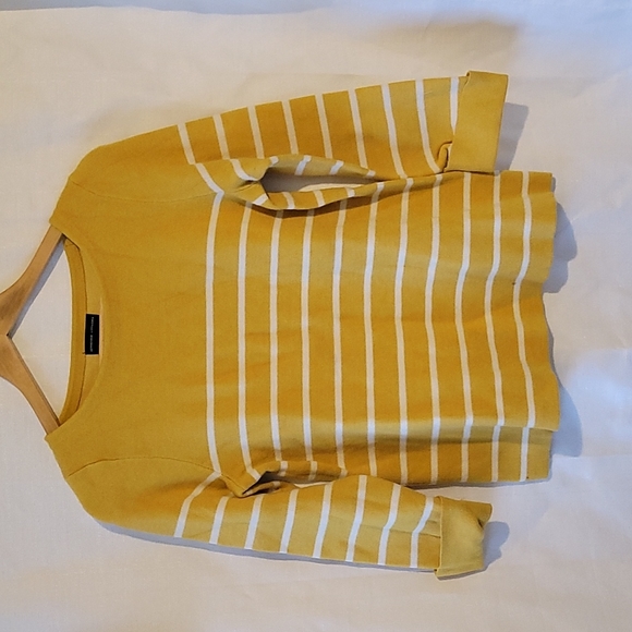 Adrienne Vittadini yellow and white striped 3/4 sleeve sweater size small - Picture 1 of 7